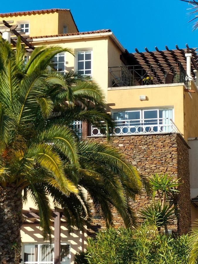 Superbe Appartement Avec Vue Mer Et Piscine Saint-Raphael  Bagian luar foto